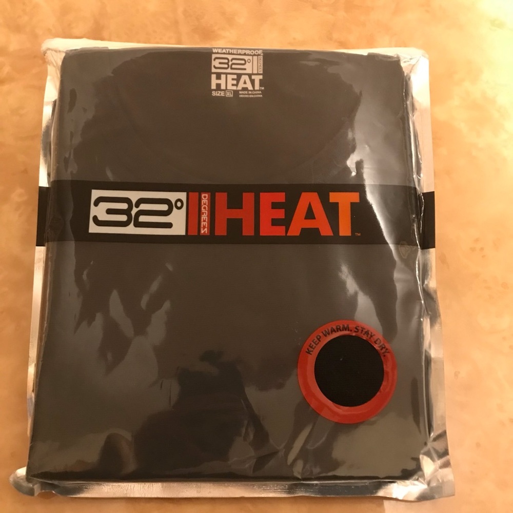 32 Degrees HEAT shirt - Brand New - size XL - color: Black